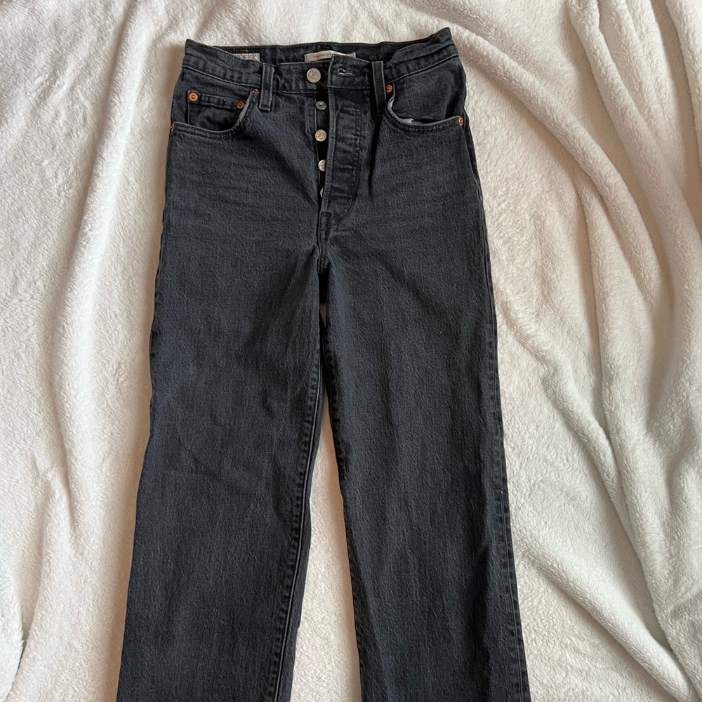 CAPITAL E VINTAGE LEVI JEANS